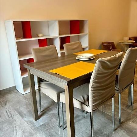 Ferienwohnung Loft In Fiera Varzi Exterior foto