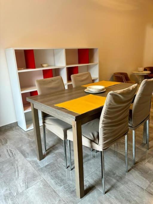 Ferienwohnung Loft In Fiera Varzi Exterior foto